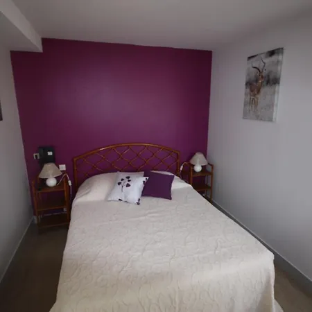 Les Deux Sapins Hotel 2*