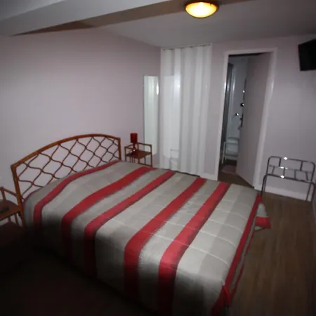 Les Deux Sapins Hotel