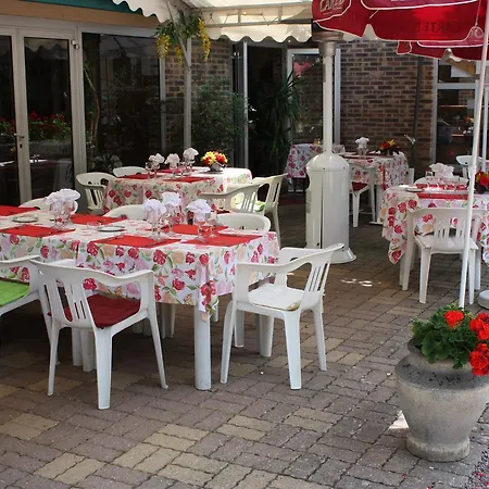 Les Deux Sapins Hotel 2*